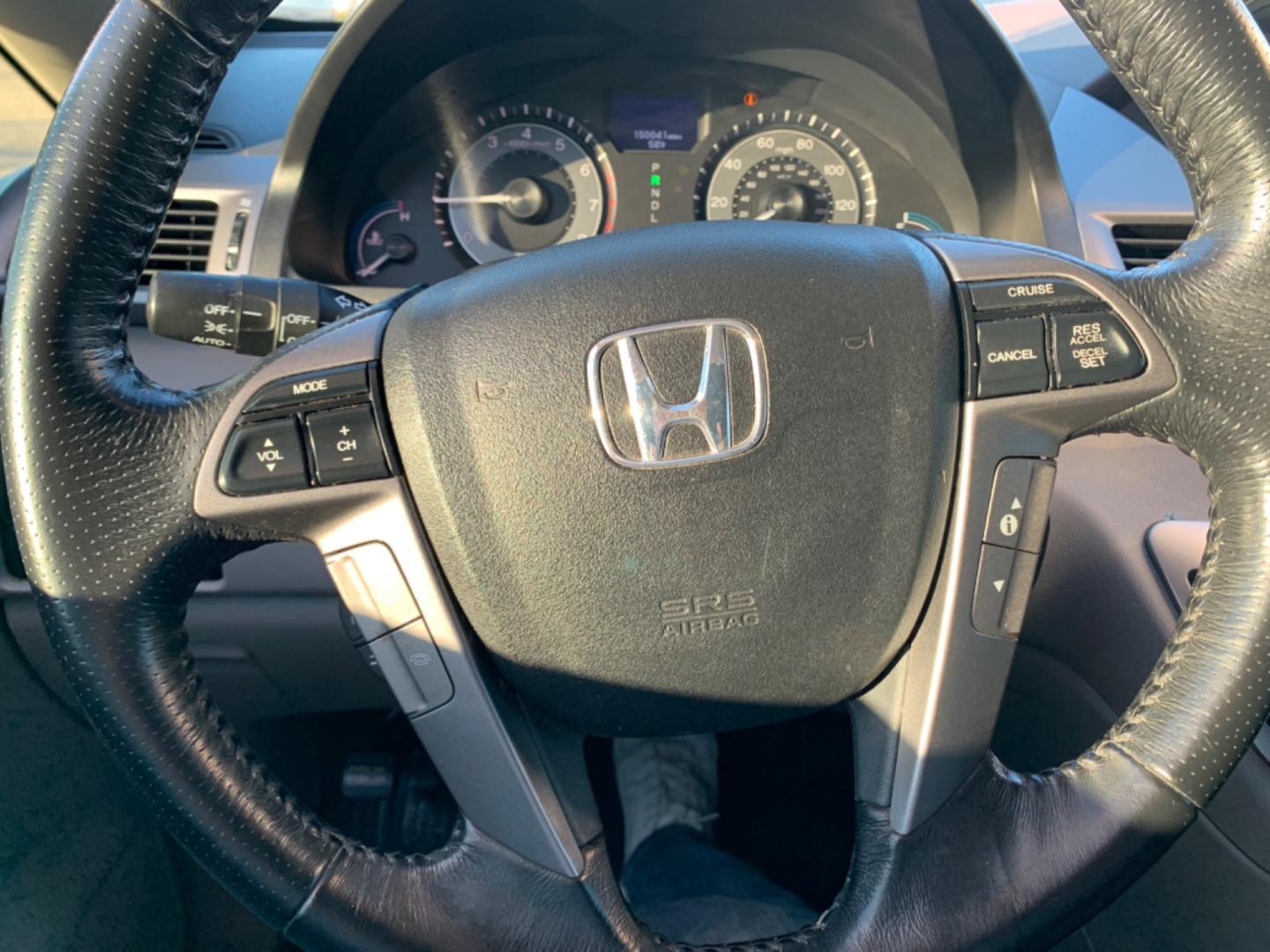 2012 Blue /gray Honda Odyssey Touring (5FNRL5H94CB) with an 3.7L L5 DOHC 20V engine, AUTOMATIC transmission, located at 1830 North Belt Line Road, Irving, TX, 75061, (469) 524-0199, 32.834373, -96.993584 - Photo#17